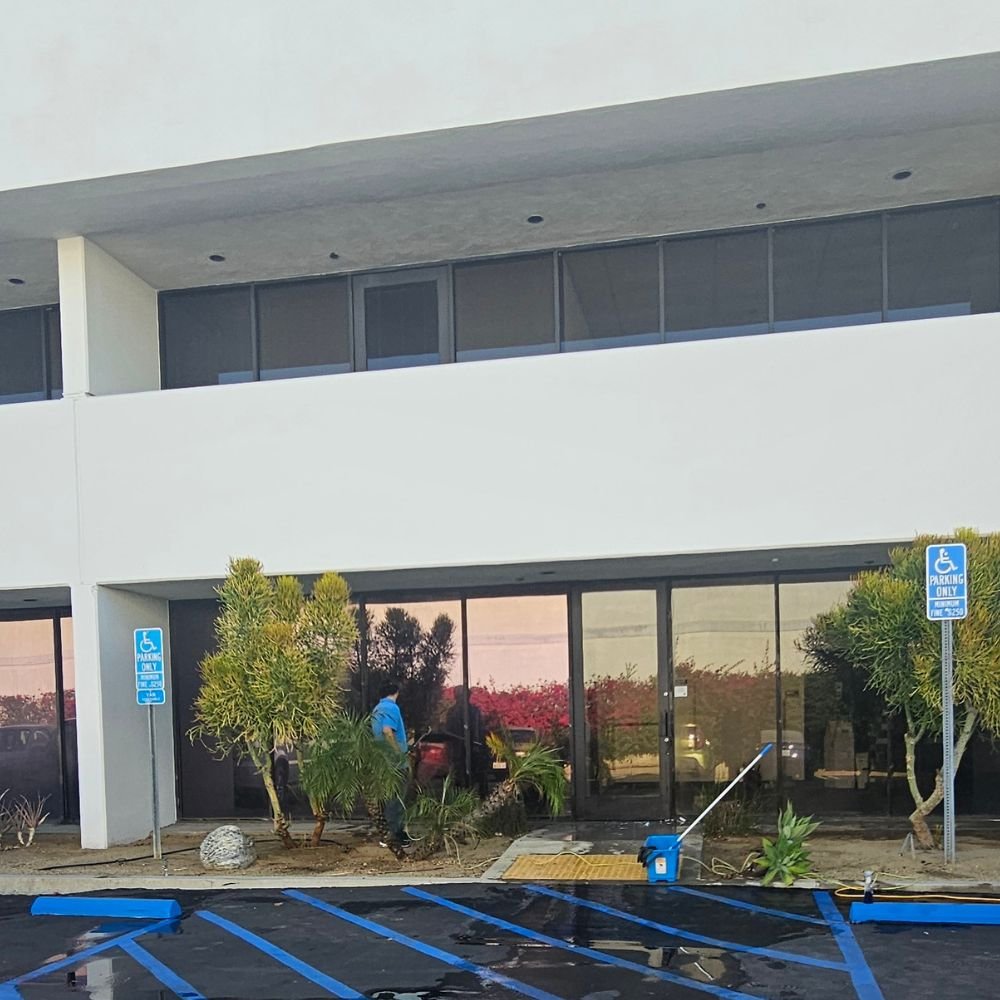 Commercial Window Cleaning Services in North Hollywood, CA by Window Washing Bros