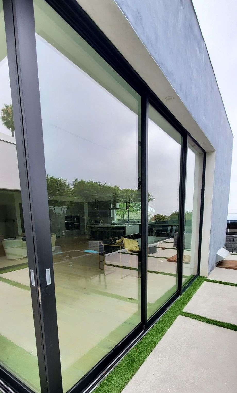 Window Cleaning North Hollywood, CA - Window Washing Bros